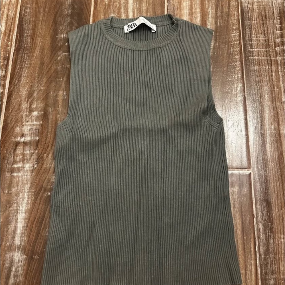 Zara Ribbed Muscle Tee - Olive